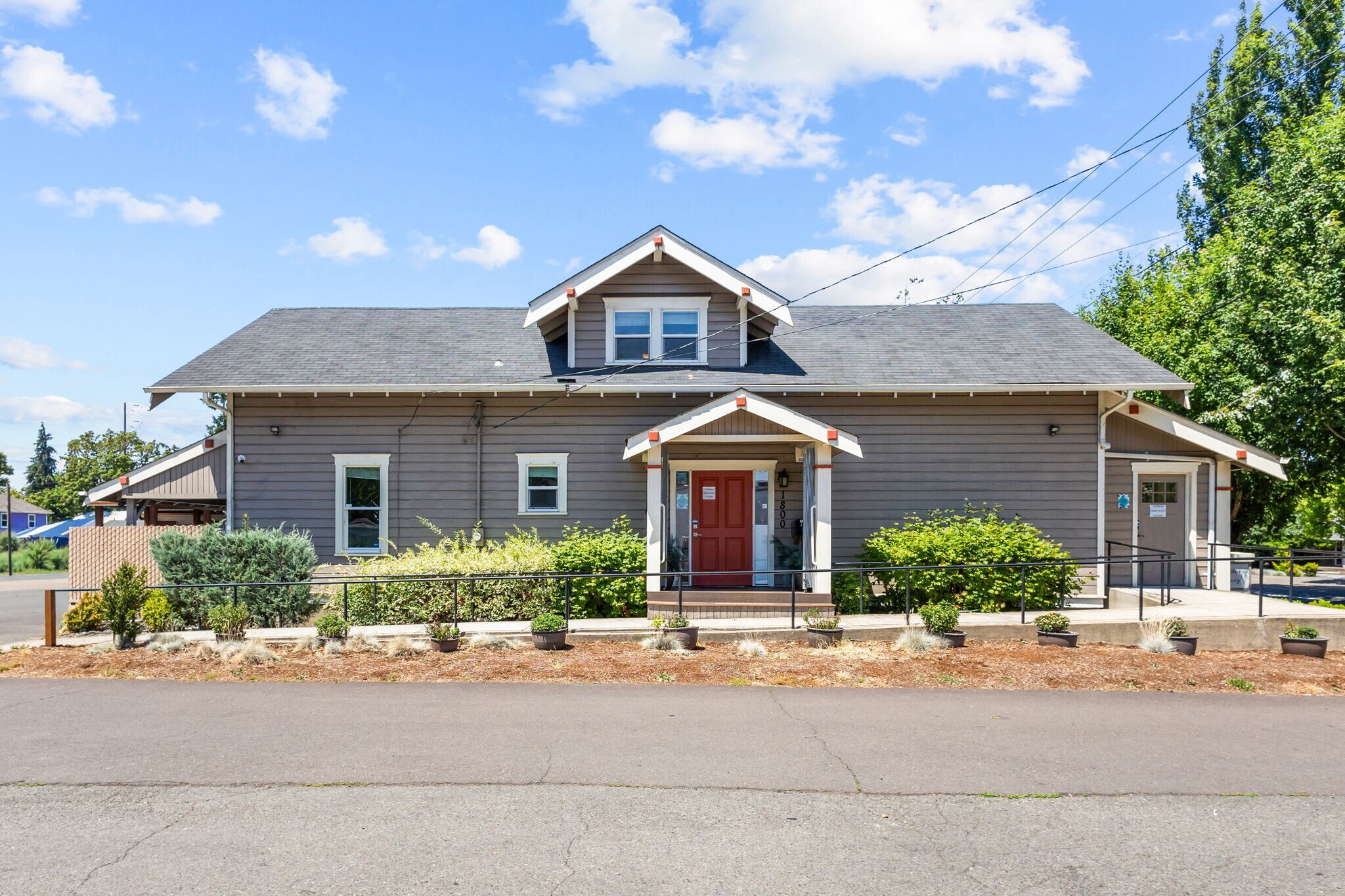 1800 State St, Salem, OR à vendre Photo de l’immeuble– Image 1 sur 25