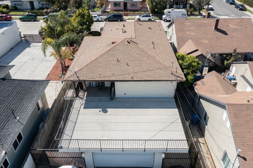 328 N Centre St, San Pedro, CA à vendre - Photo de l’immeuble – Image 2 sur 8