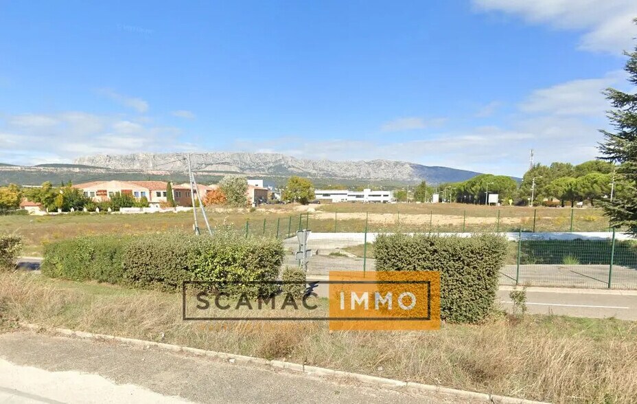 Bureau dans Rousset à louer - Photo de l’immeuble – Image 1 sur 4