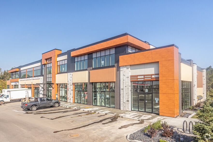 7030 Ellerslie Rd SW, Edmonton, AB à louer - Photo principale – Image 2 sur 6