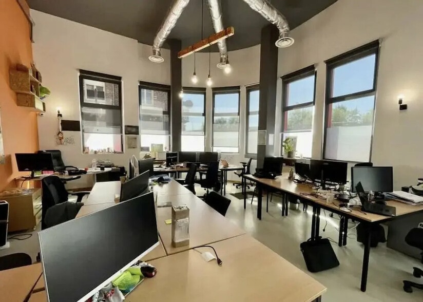 Bureau dans Rouen à louer - Photo de l’immeuble – Image 3 sur 14