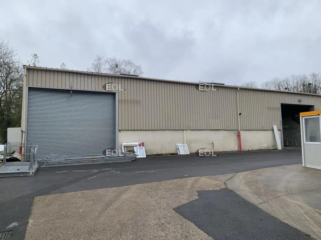Local d’activités dans Ennery à louer Photo de l’immeuble– Image 1 sur 4