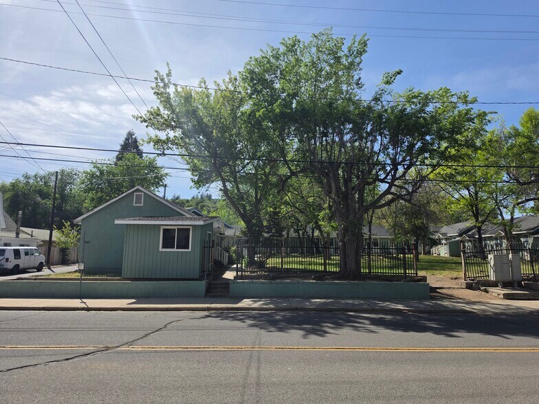 400 N Roop St, Susanville, CA à vendre - Photo de l’immeuble – Image 2 sur 8
