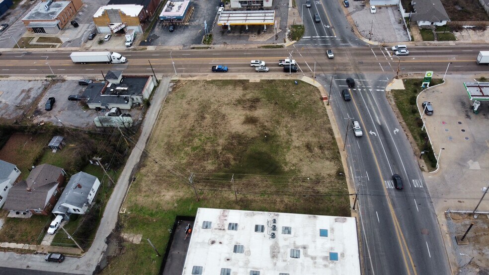 2451 Summer Ave, Memphis, TN à vendre - Photo de l’immeuble – Image 3 sur 5