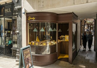 Plus de détails pour 4-5 Bow Ln, Londres - Local commercial à louer