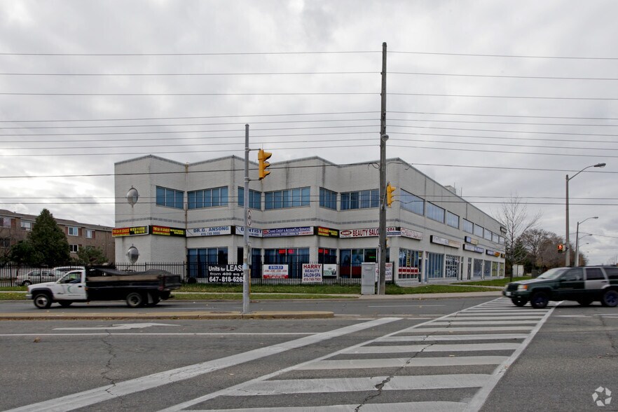 1625 Albion Rd, Toronto, ON à louer - Photo principale – Image 1 sur 2