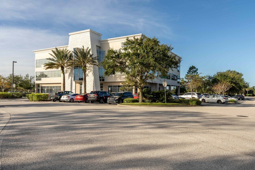 1540 International Pky, Lake Mary, FL à vendre - Photo de l’immeuble – Image 3 sur 85
