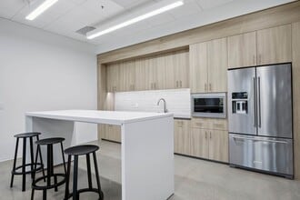 680 N McCarthy Blvd, Milpitas, CA à louer Photo intérieure– Image 2 sur 9