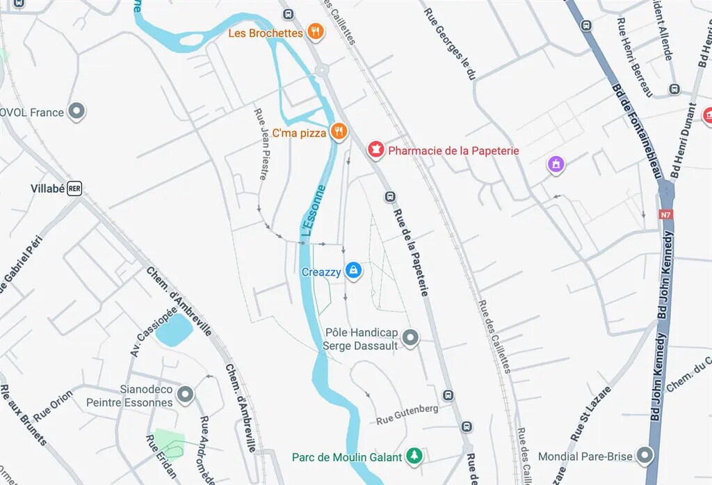 Local commercial dans Corbeil-Essonnes à louer Photo de l’immeuble– Image 1 sur 3