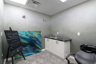 27621 Warren Rd, Garden City, MI à louer Photo intérieure– Image 2 sur 4