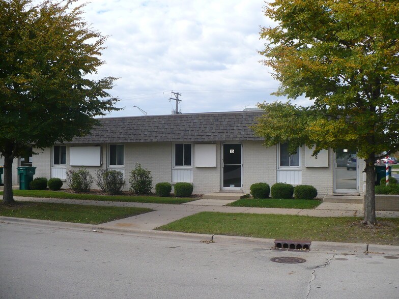 13-17 Fairlane Dr, Joliet, IL à vendre - Photo de l’immeuble – Image 3 sur 5