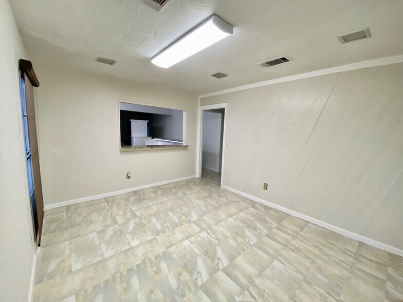 907 Bay Area Blvd, Houston, TX à vendre - Photo intérieure – Image 3 sur 11