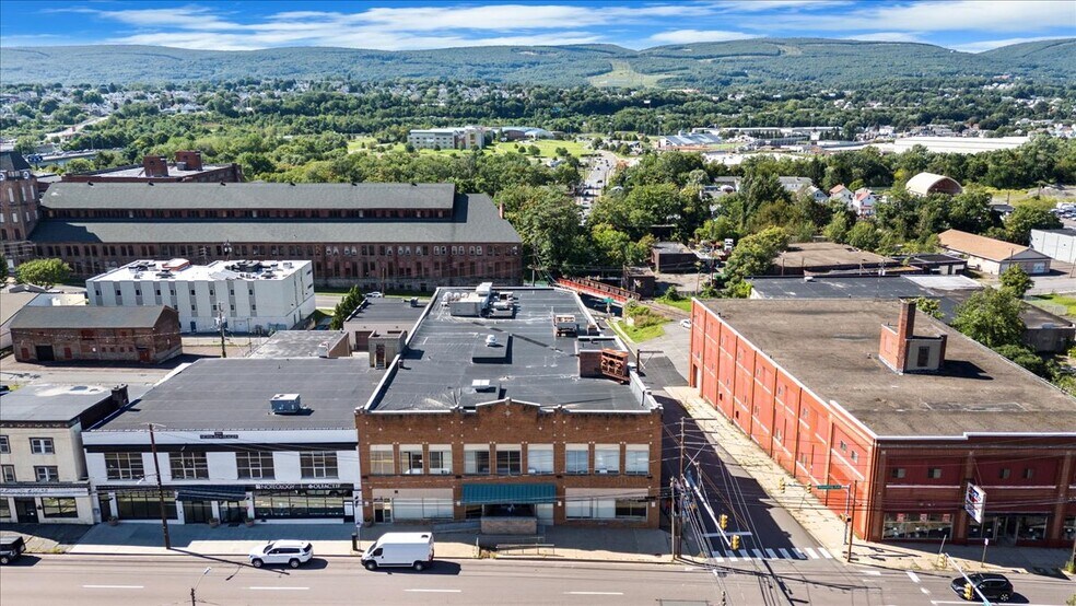 541 Wyoming Ave, Scranton, PA à louer - Photo de l’immeuble – Image 2 sur 55