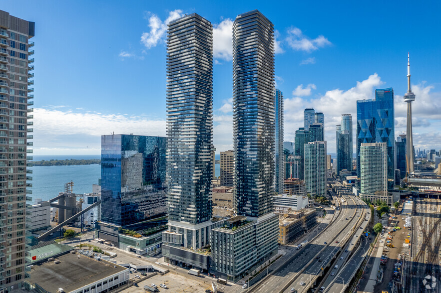 95 Lake Shore Blvd E, Toronto, ON à louer - Photo principale – Image 1 sur 4