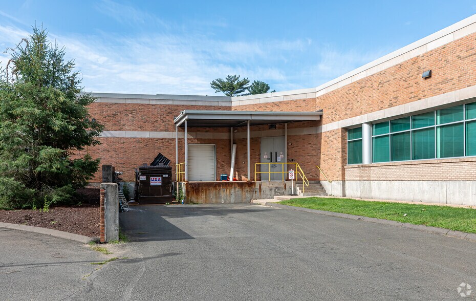 21 Griffin Rd N, Windsor, CT à louer - Photo de l’immeuble – Image 2 sur 5