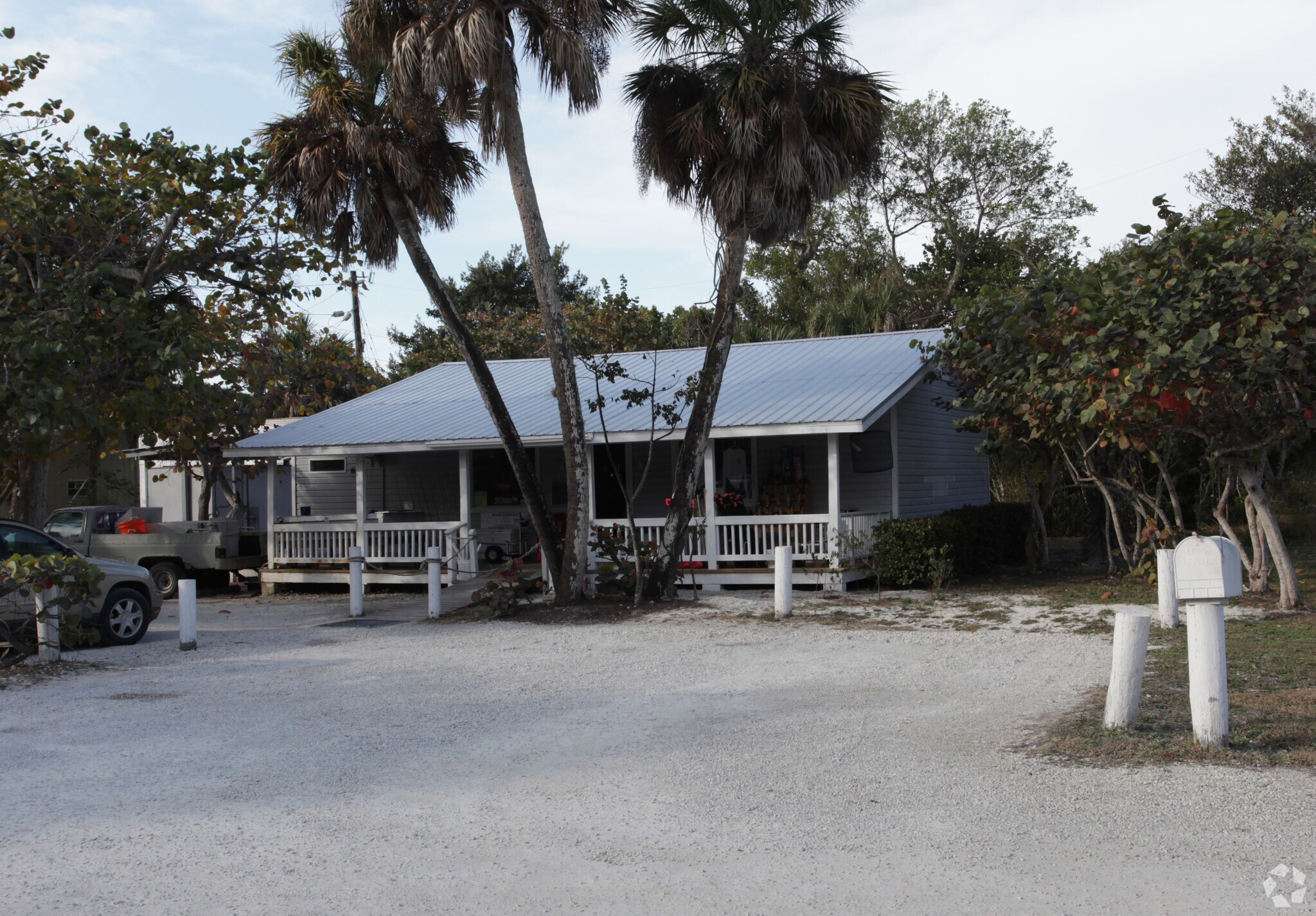 1041 Periwinkle Way, Sanibel, FL à vendre Photo principale– Image 1 sur 3