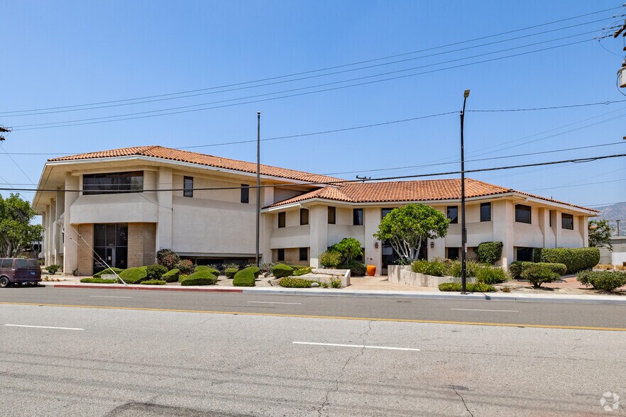 2711-2717 Winona Ave, Burbank, CA à vendre - Photo de l’immeuble – Image 1 sur 29