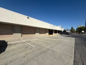 1666 N Magnolia Ave, El Cajon, CA à louer Photo intérieure– Image 2 sur 31