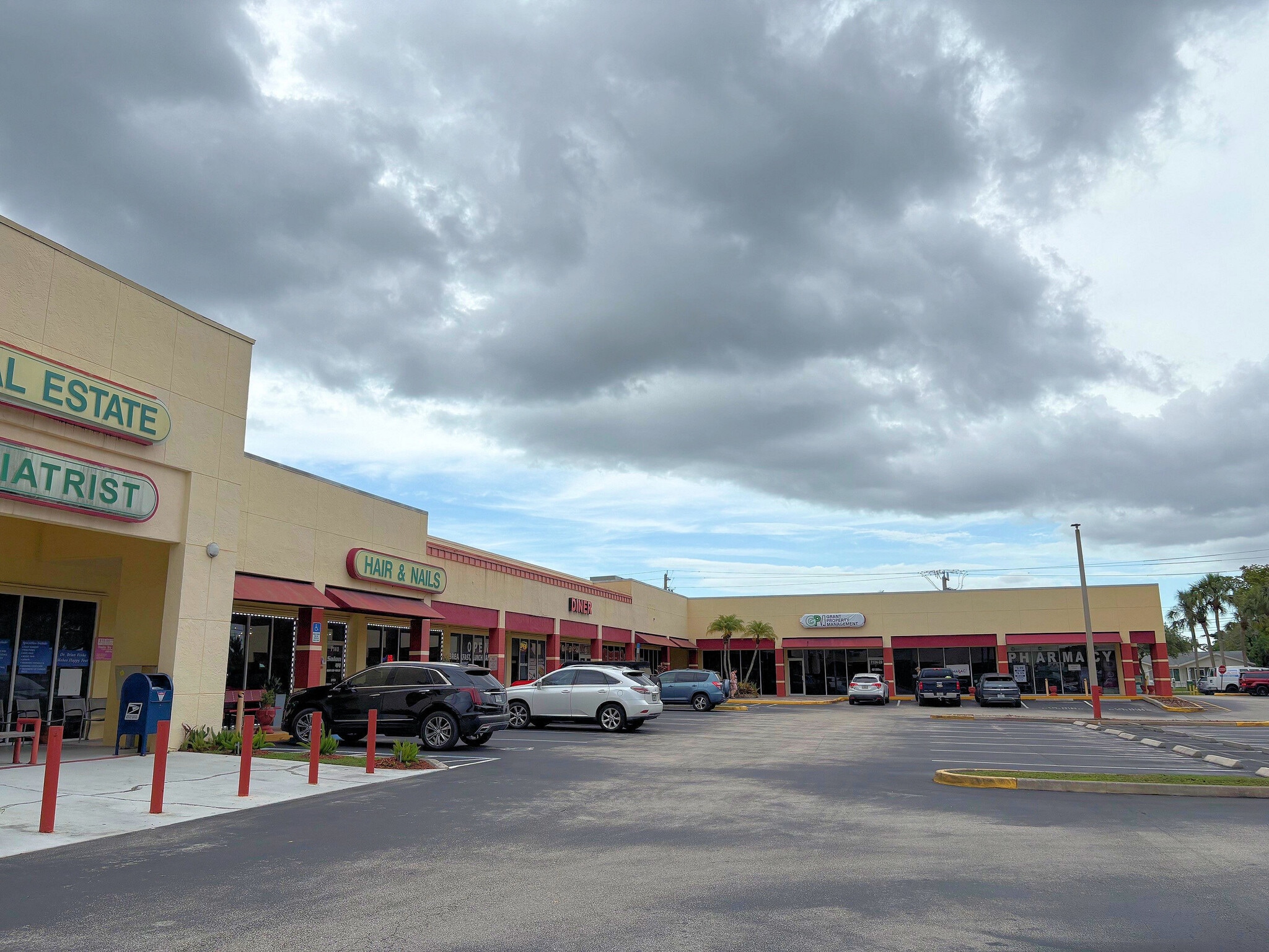 7118-7170 N Nob Hill Rd, Tamarac, FL à louer Photo de l’immeuble– Image 1 sur 1