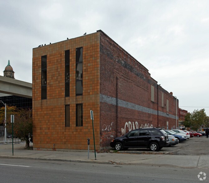 511 E Larned St, Detroit, MI à vendre - Photo de l’immeuble – Image 2 sur 2