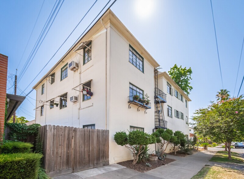 3540 J St, Sacramento, CA à vendre - Photo de l’immeuble – Image 2 sur 2