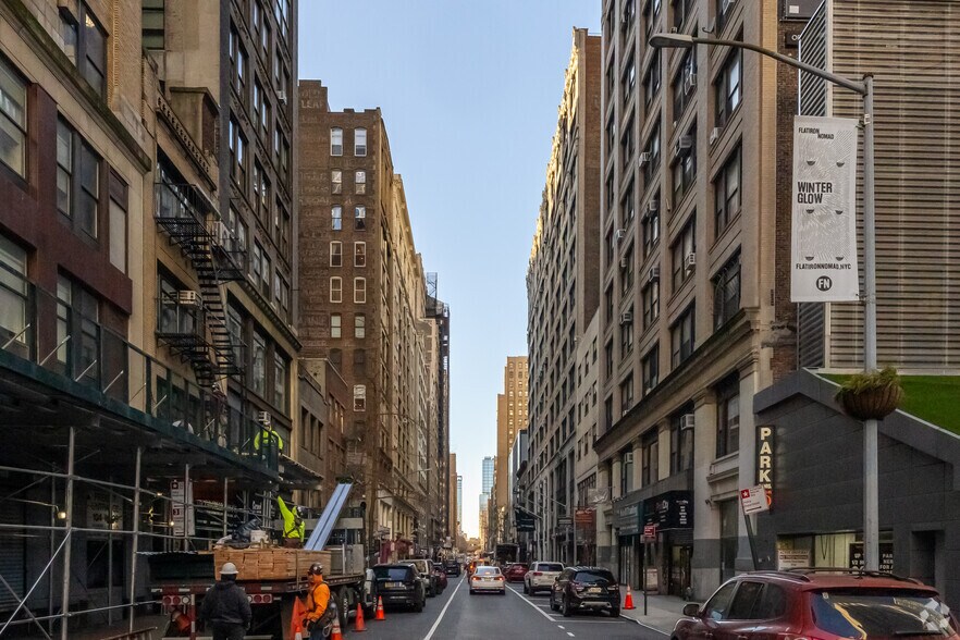 143 W 29th St, New York, NY à louer - Photo de l’immeuble – Image 3 sur 14
