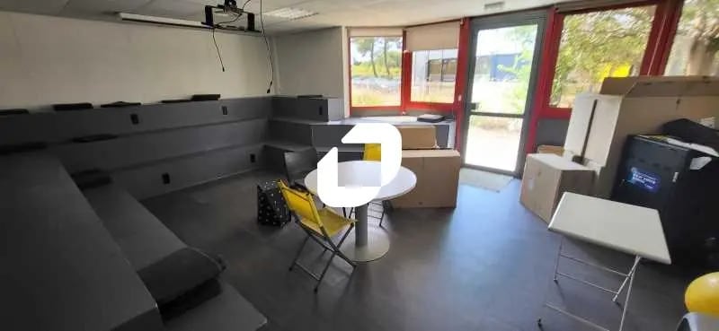 Bureau dans Mérignac à louer - Photo de l’immeuble – Image 3 sur 17