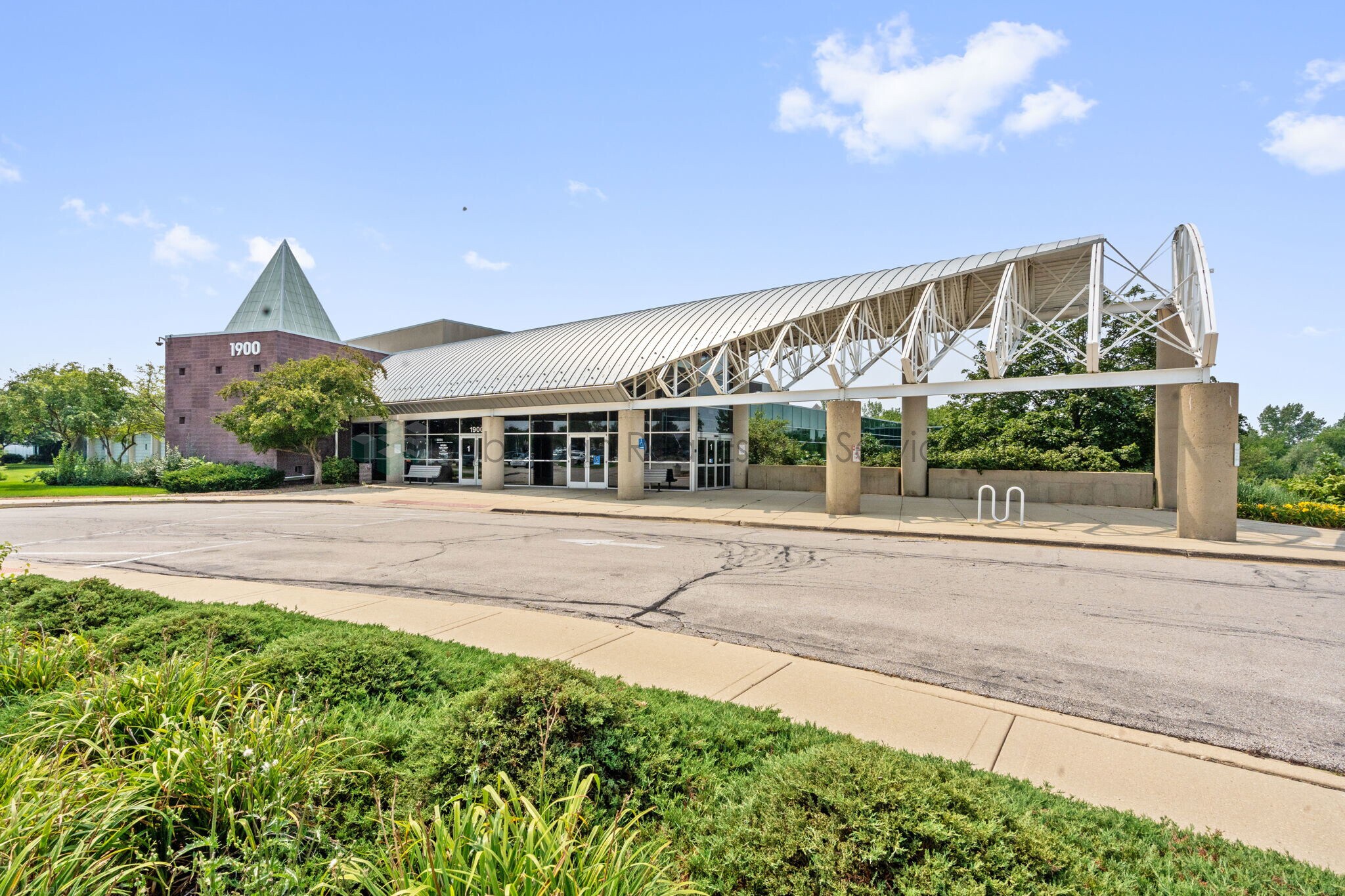 1900 Ogden Ave, Aurora, IL à louer Photo de l’immeuble– Image 1 sur 13