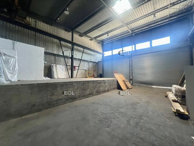 Plus de détails pour Local d'activités, Industriel/Logistique à louer
