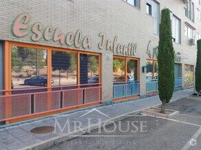 Local commercial dans Parla, Madrid à louer Photo intérieure– Image 1 sur 15