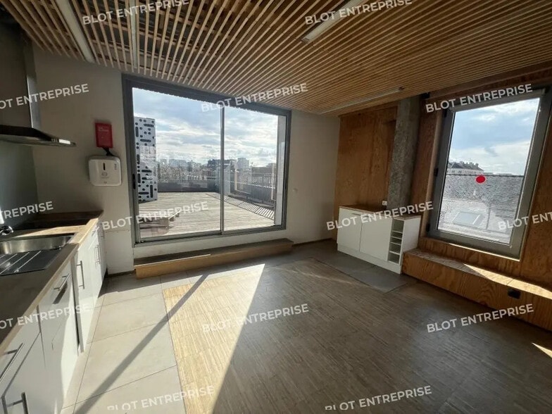 Bureau dans Nantes à louer - Photo de l’immeuble – Image 2 sur 13