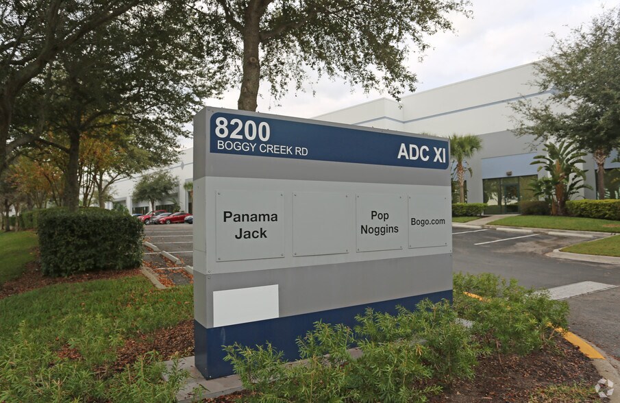 8200 Boggy Creek Rd, Orlando, FL à louer - Photo de l’immeuble – Image 2 sur 10