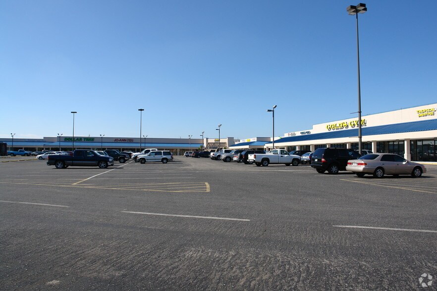 200 Eglin Pky NE, Fort Walton Beach, FL à louer - Photo principale – Image 1 sur 9