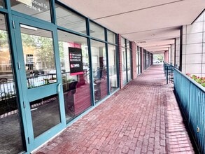 502 W Broad St, Falls Church, VA à louer Photo de l’immeuble– Image 1 sur 8