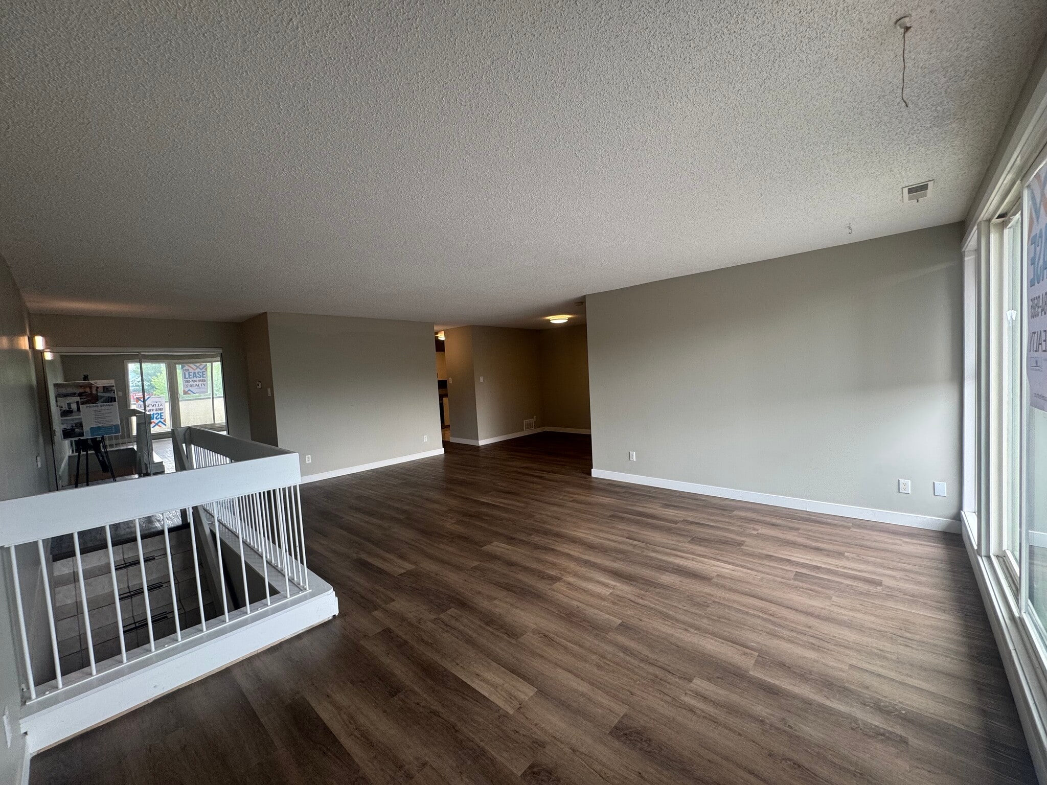 5000 50 St, Beaumont, AB à louer Photo intérieure– Image 1 sur 4