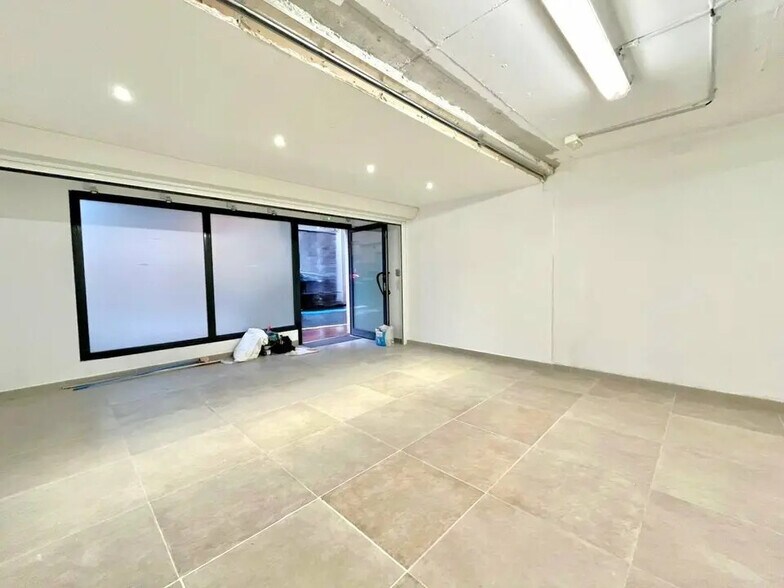 Local commercial dans Cannes à vendre - Photo de l’immeuble – Image 2 sur 6