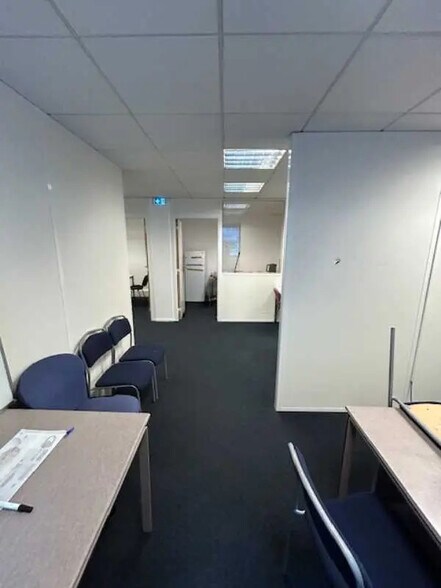 Bureau dans Villeurbanne à louer - Photo de l’immeuble – Image 3 sur 9