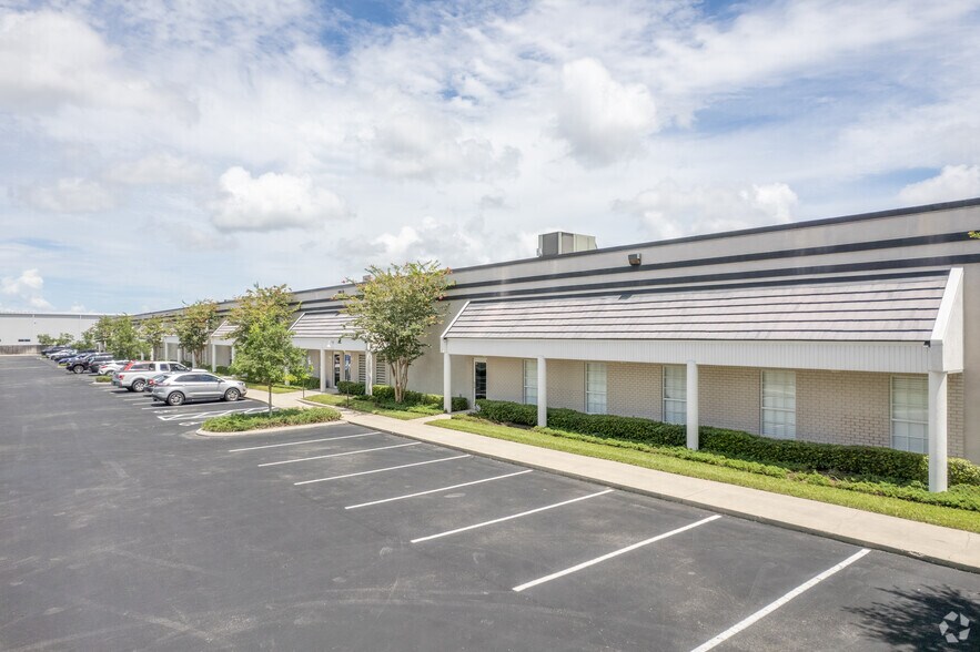11651 Central Pky, Jacksonville, FL à louer - Photo de l’immeuble – Image 3 sur 6