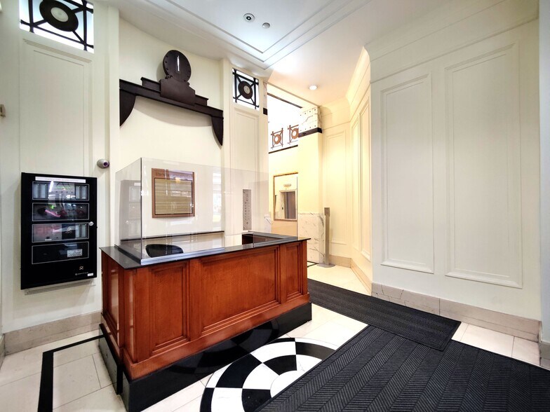 226 W 37th St, New York, NY à louer - Hall d’entrée – Image 3 sur 14