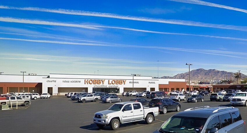 7930 N Mesa St, El Paso, TX à louer - Photo de l’immeuble – Image 1 sur 6