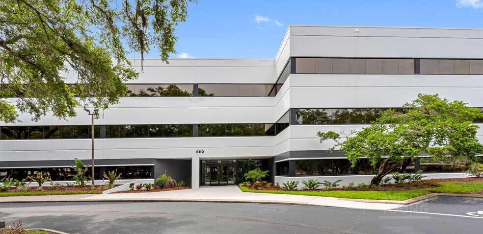 5110 Eisenhower Blvd, Tampa, FL à louer - Photo de l’immeuble – Image 1 sur 7