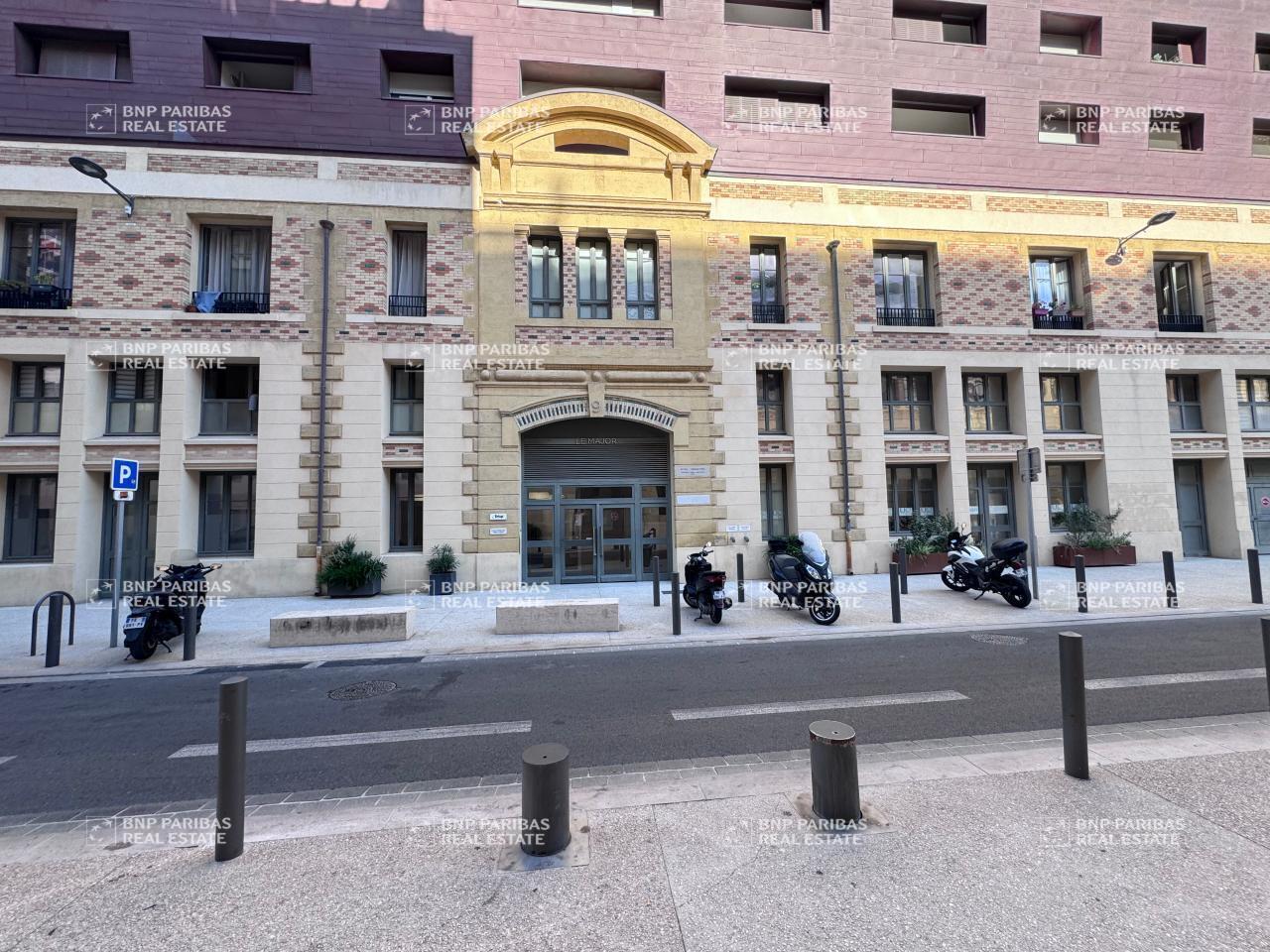 Bureau dans Marseille à louer Photo de l’immeuble– Image 1 sur 15
