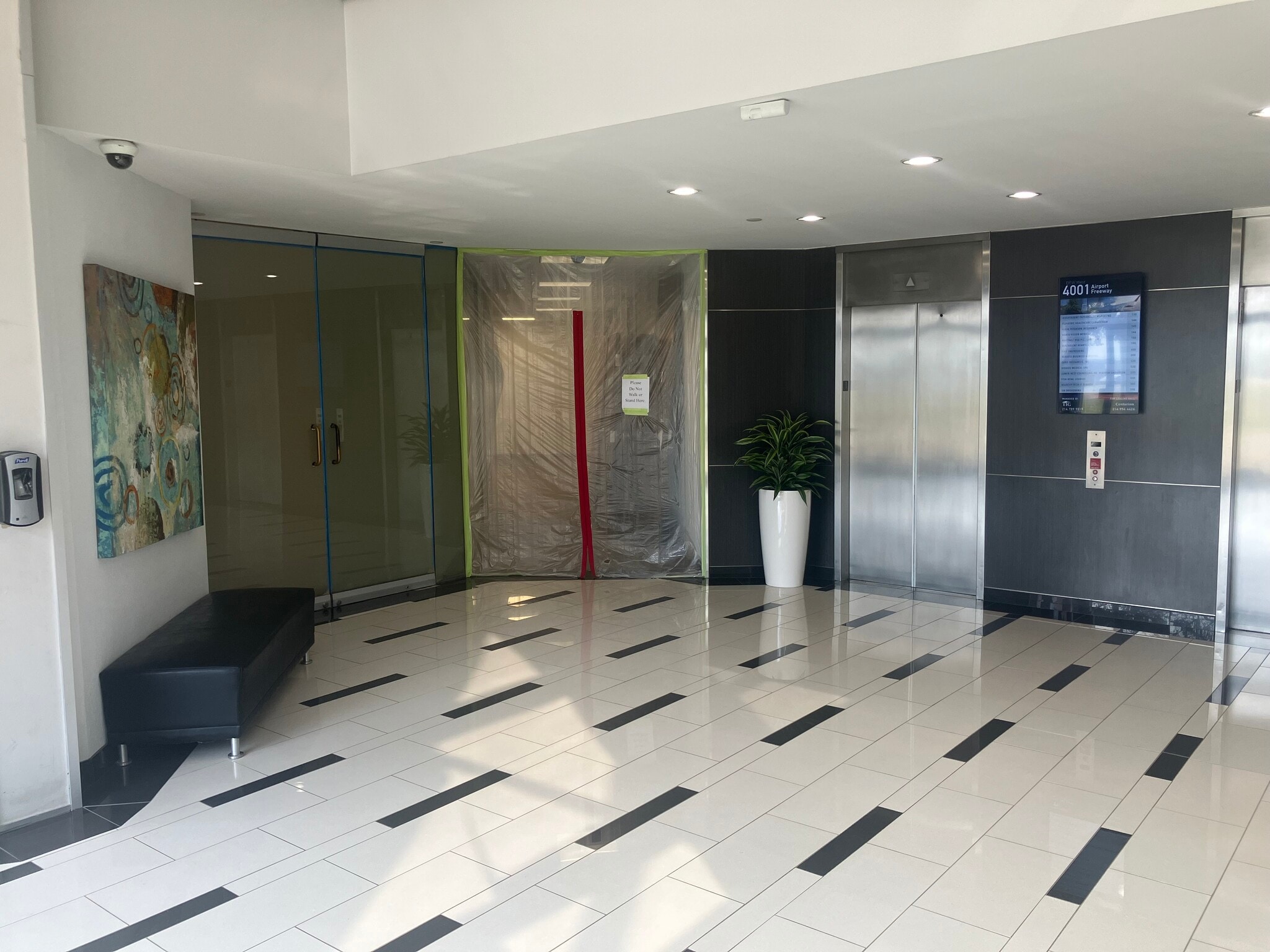 4001 Airport Fwy, Bedford, TX à louer Photo intérieure– Image 1 sur 8