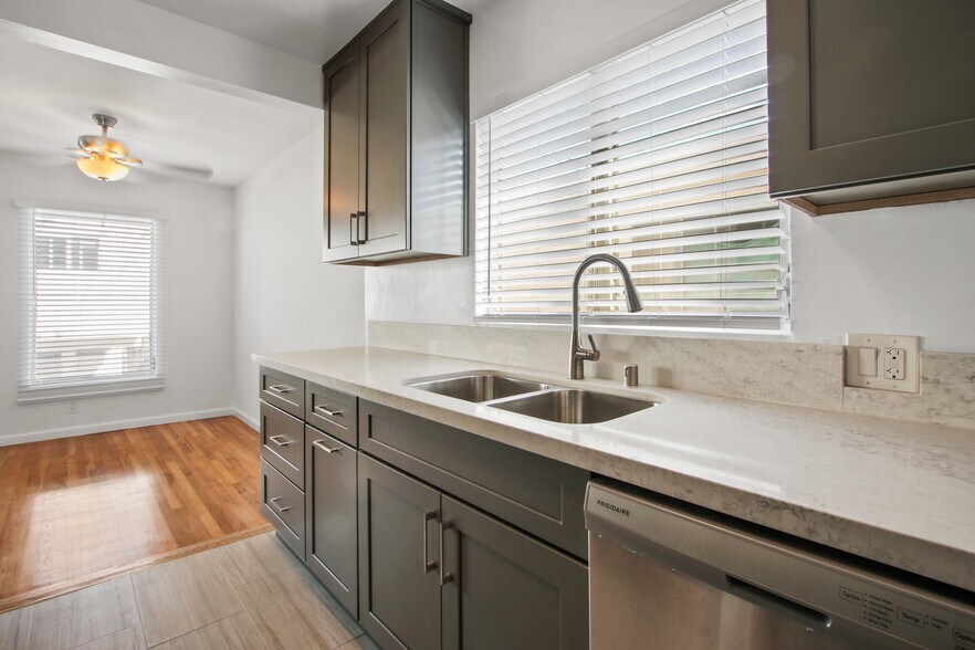 917 5th St, Santa Monica, CA à vendre - Photo de l’immeuble – Image 3 sur 21