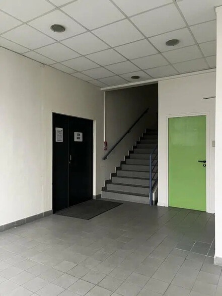 Bureau dans Roissy-en-France à louer - Photo de l’immeuble – Image 2 sur 10