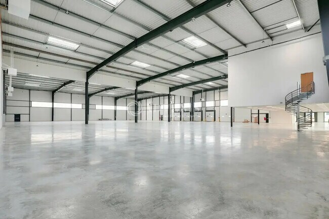 Plus de détails pour Industriel/Logistique à louer
