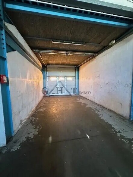 Industriel/Logistique dans Lisses à louer - Photo de l’immeuble – Image 2 sur 8