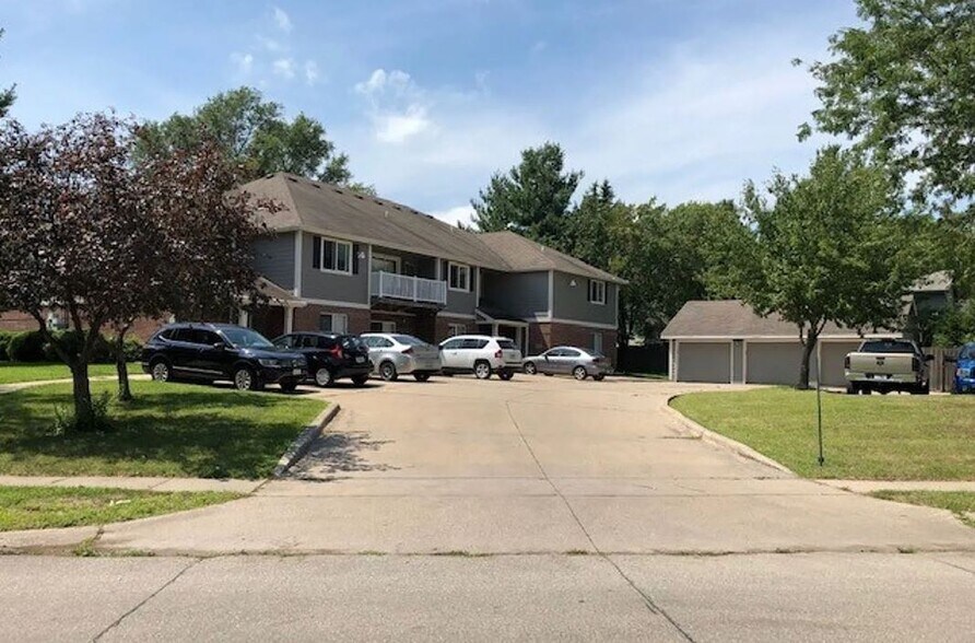 1120 5th St, West Des Moines, IA à vendre - Photo principale – Image 1 sur 6