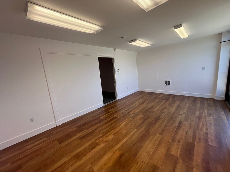 3095 Kerner Blvd, San Rafael, CA à louer - Photo de l’immeuble – Image 3 sur 6