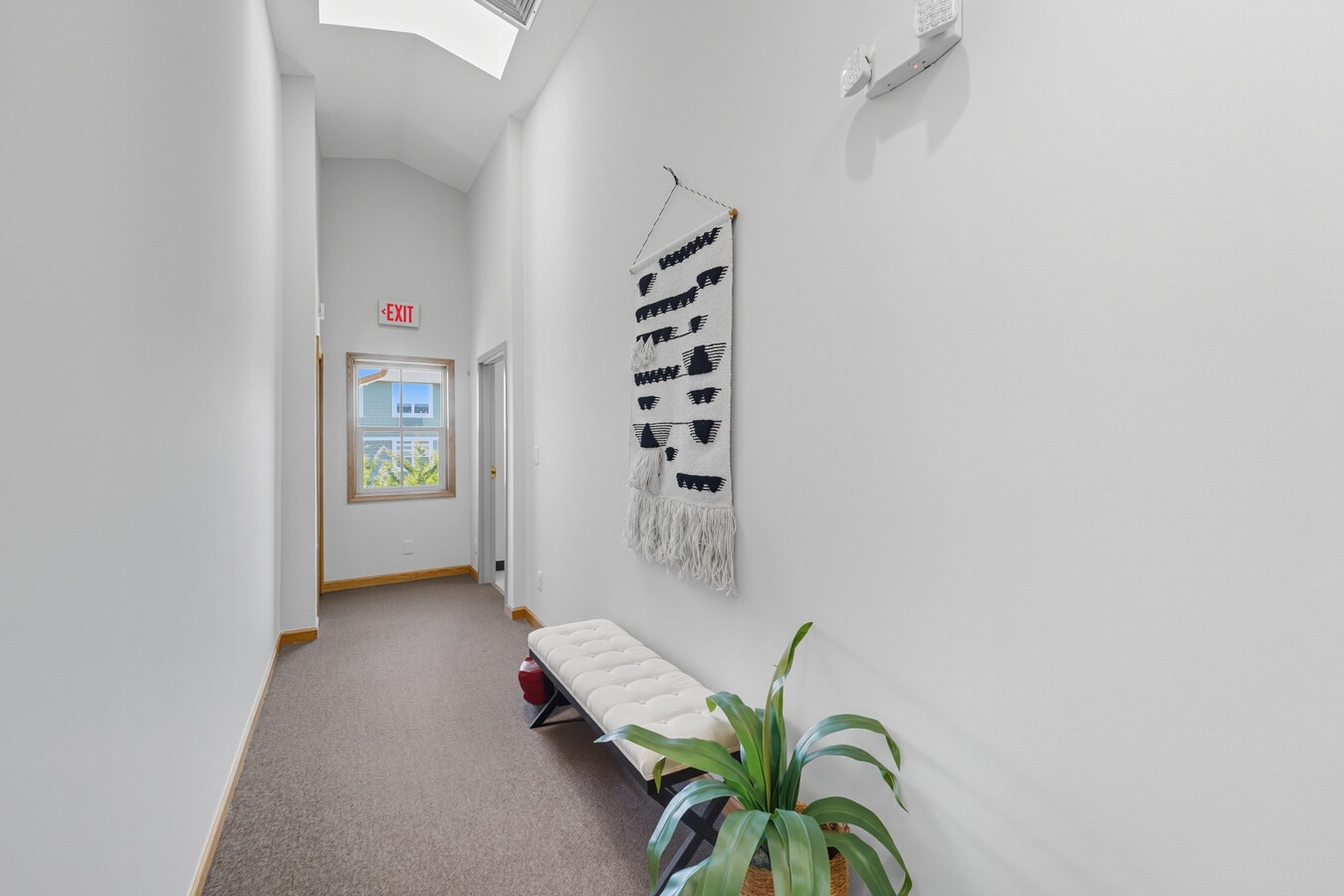 10130-10134 Colvin Run Rd, Great Falls, VA 22066 - Lot 10134 G&H - - Photo intérieure - Image 1 of 31